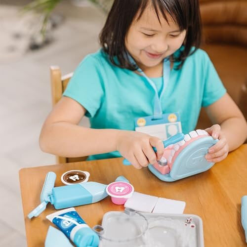 Melissa & Doug Super Smile Dentist Kit for Kids - Educational Role Play Toy for Ages 3+